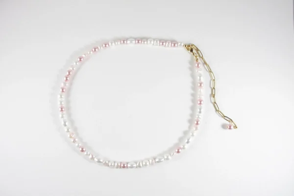 Makeanvedenhelminugetti- ja Lasihelmi Choker Kaulakoru Vaaleanpunainen-Valkoinen
