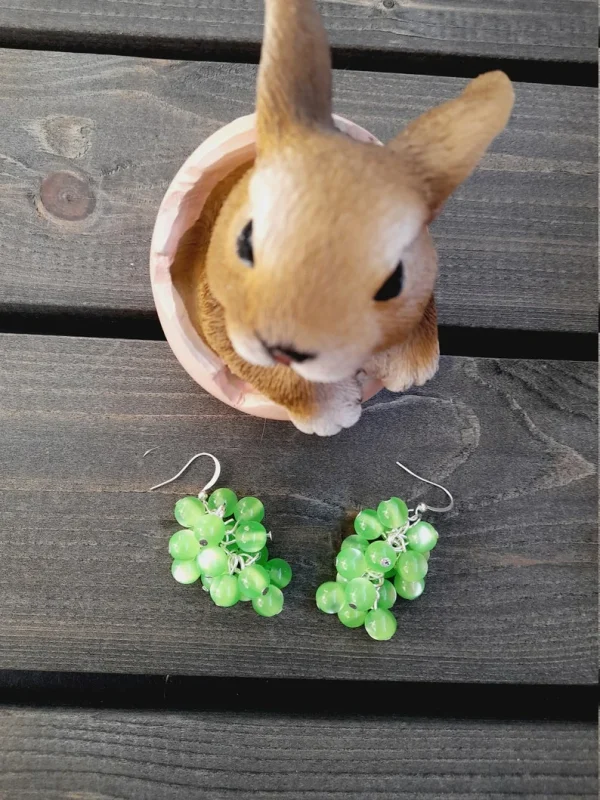 🌿 Vihreät Hartsihelmikorvakorut