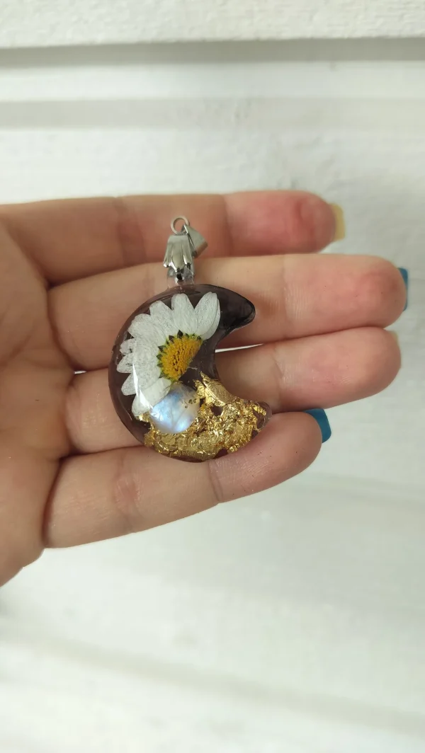 Kuun muotoinen kukkariipus – Päivänkakkara & kuunkivi 🌼🌙