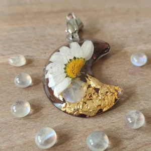 Kuun muotoinen kukkariipus – Päivänkakkara & kuunkivi 🌼🌙