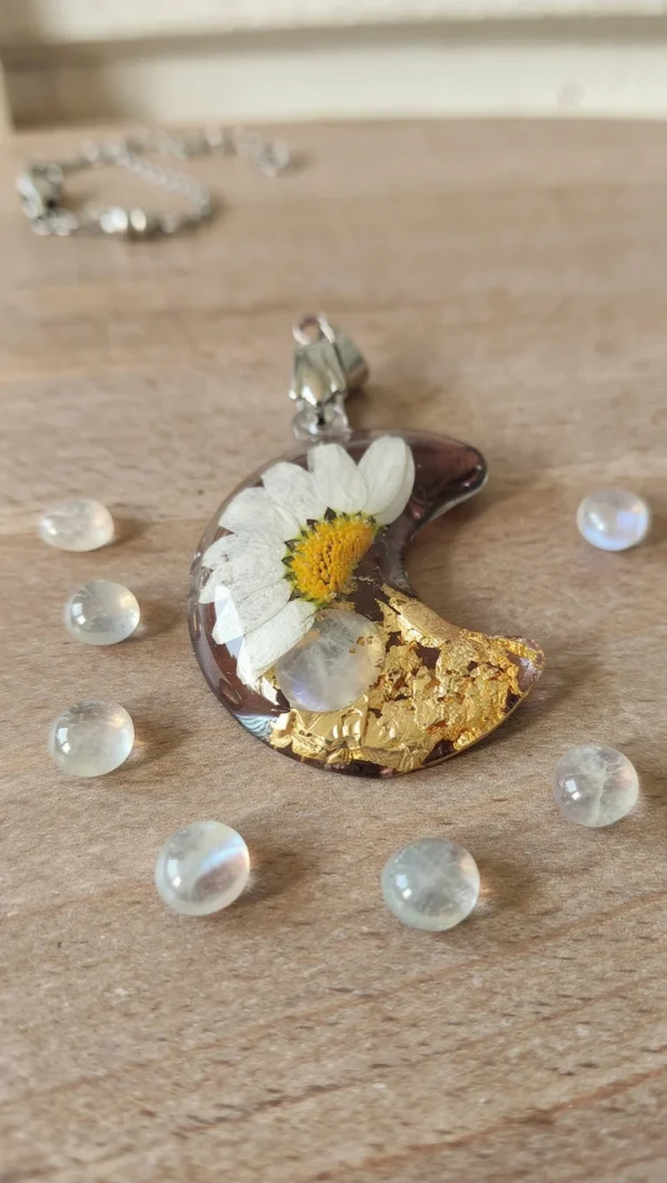 Kuun muotoinen kukkariipus – Päivänkakkara & kuunkivi 🌼🌙