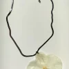 Orkidea kaulakoru