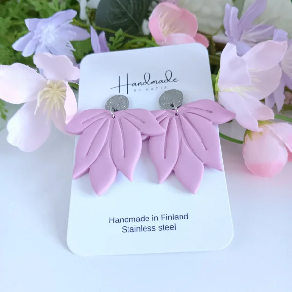 Käsintehdyt korvakorut Lilja