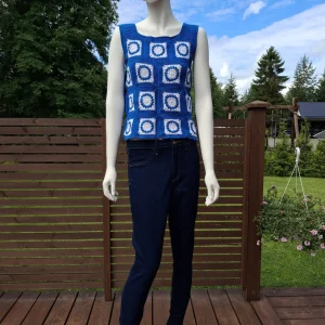 Isoäidin neliöistä virkattu toppi
