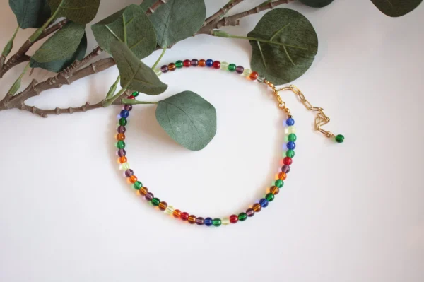 Lasihelmi choker kaulakoru värikäs